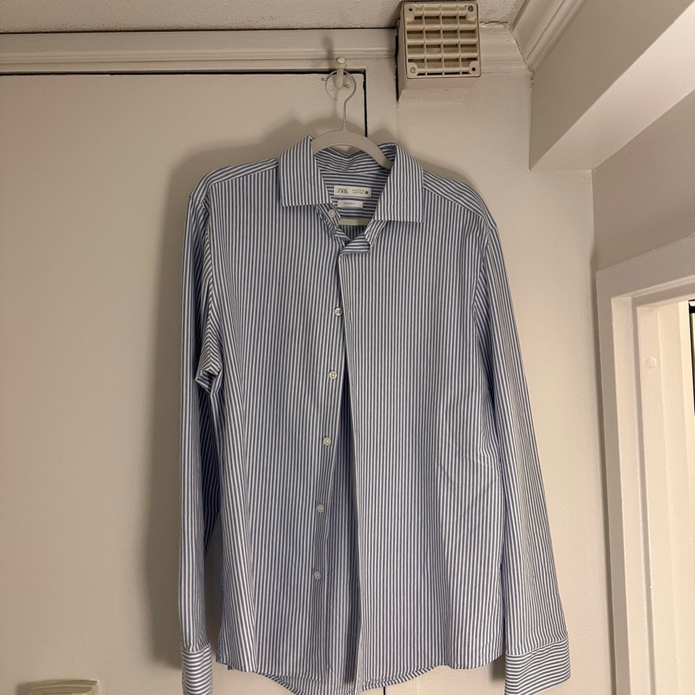 Zara Men's Blue Striped Shirt